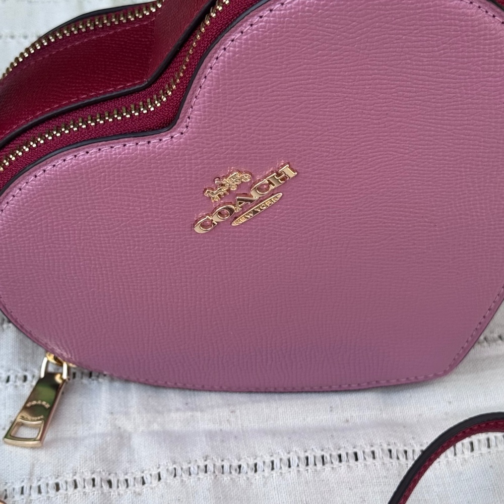 Coach RARE color block pink red HEART crossbody bag. NEW WITHOUT TAGS - Picture 7 of 16